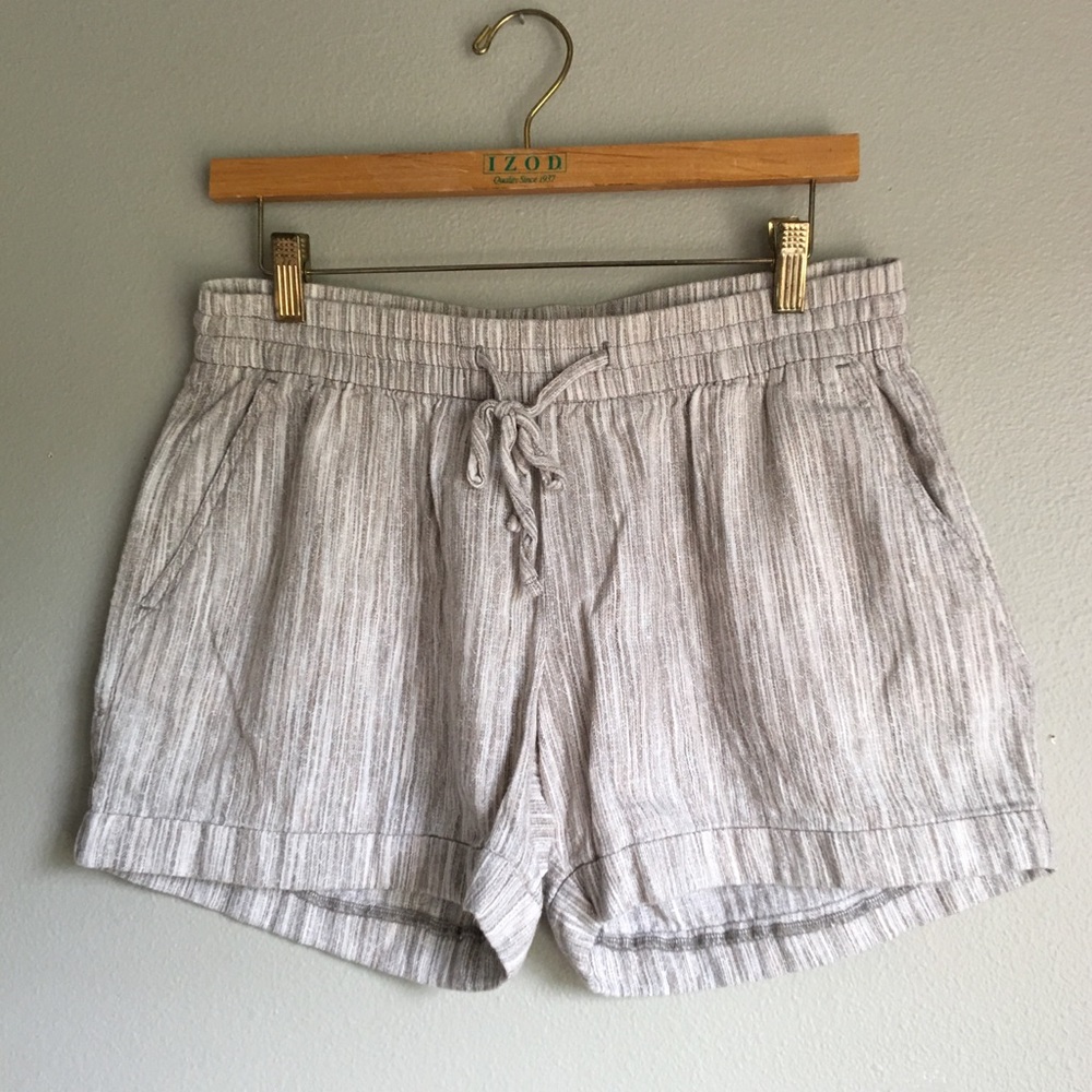 🍁 Old Navy Linen-blend shorts